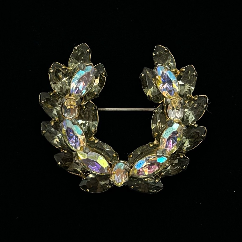 VINTAGE Crystal Laurel Brooch